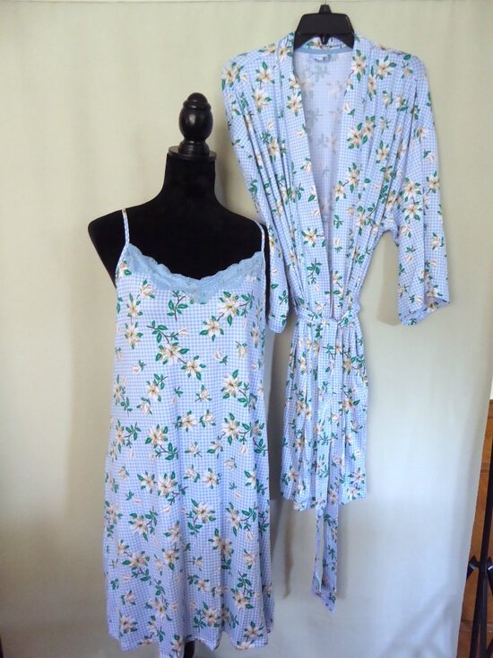 Draper James Other - NEW DRAPER JAMES NIGHT GOWN & ROBE SET SPRING FLORAL CHECKERED BLUE WHITE PRINT